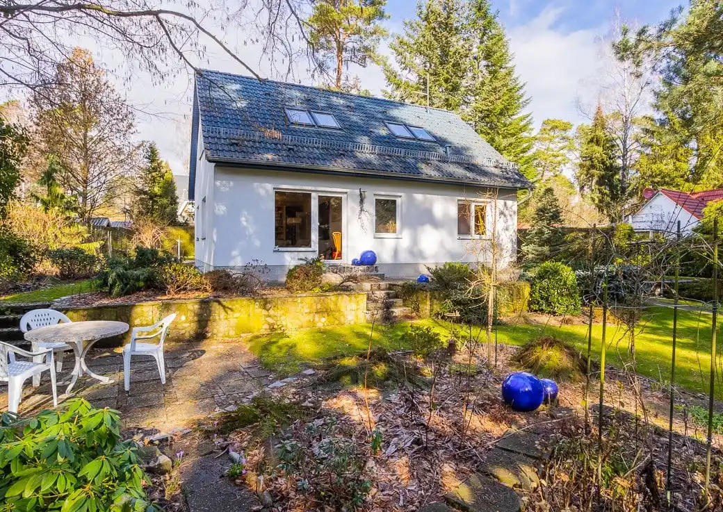 Gartenterrasse mit Sitzgruppe vor dem Einfamilienhaus in Wandlitz