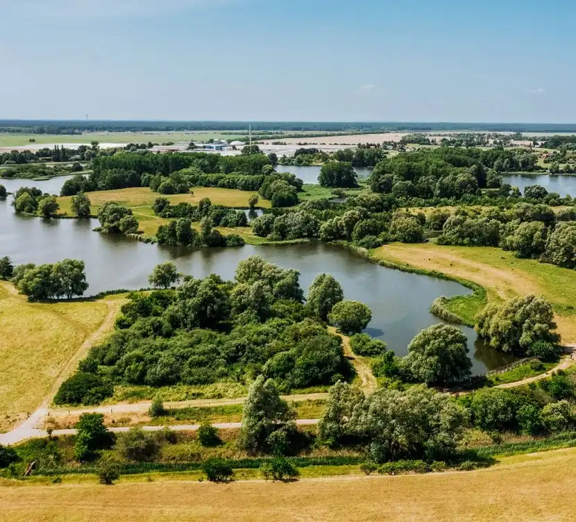 Seen und Wiesen in der Landschaft um Schwante bei Oberkrämer
