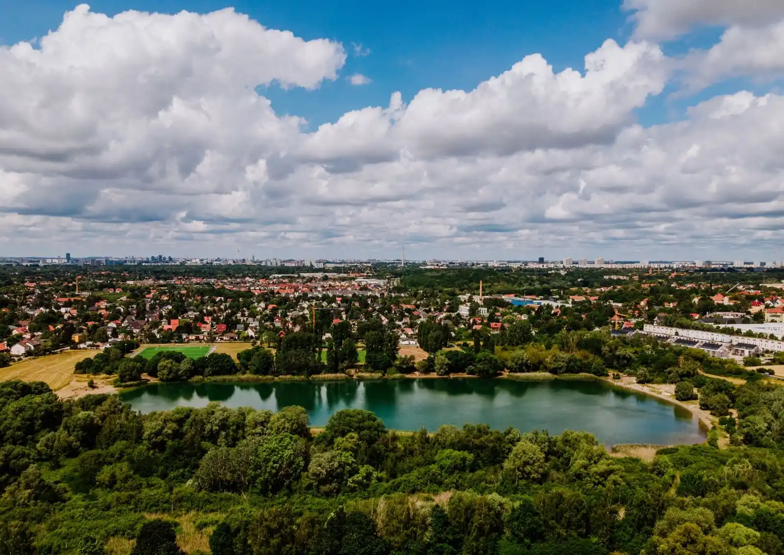 Luftbild der Kaulsdorfer Seen in der Nähe von Berlin-Mahlsdorf
